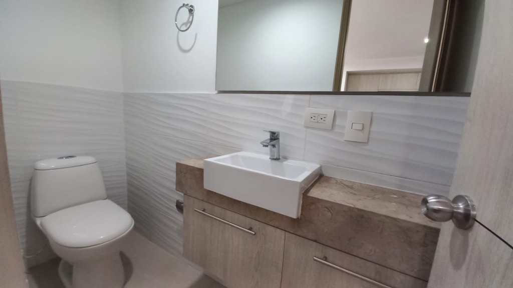 Apartamento En Arriendo - Urbanización La Flora, Cali