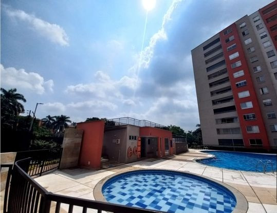 Apartamento En Arriendo - Urbanización La Flora, Cali