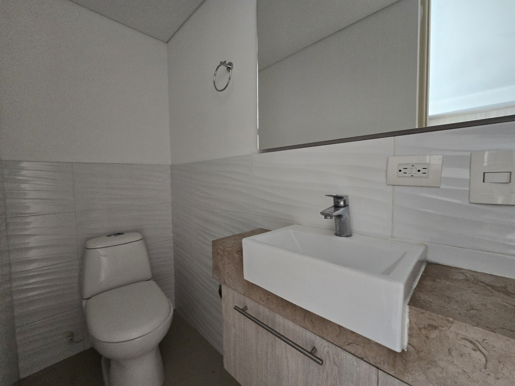 Apartamento En Venta - Urbanización La Flora, Cali