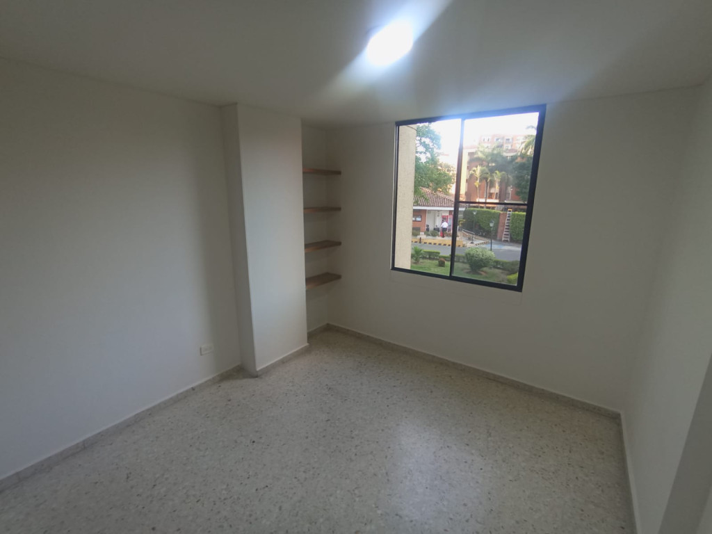 Apartamento En Arriendo - Urbanización La Flora, Cali