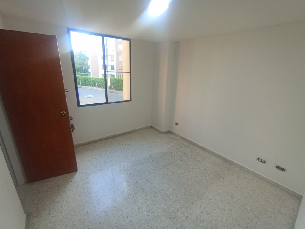 Apartamento En Arriendo - Urbanización La Flora, Cali