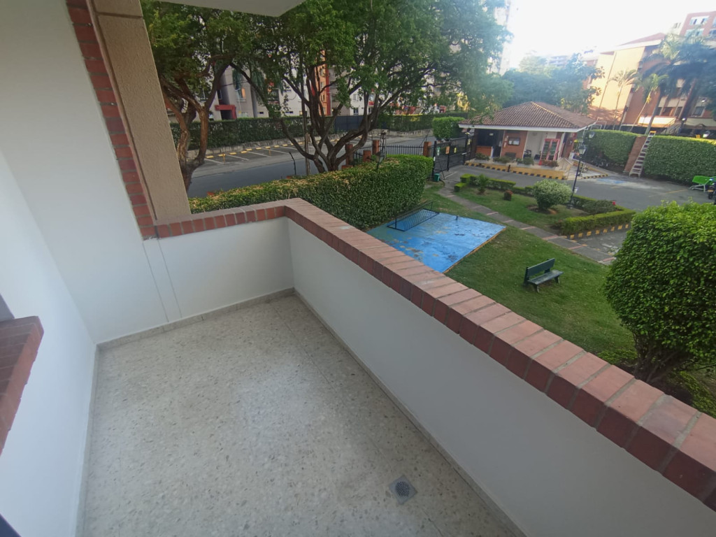 Apartamento En Arriendo - Urbanización La Flora, Cali
