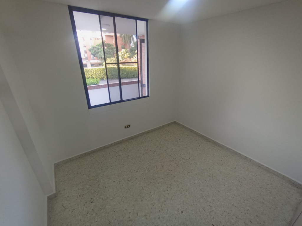 Apartamento En Arriendo - Urbanización La Flora, Cali