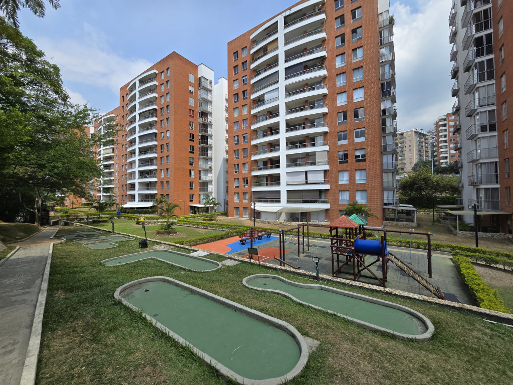 Apartamento En Venta - Cristales, Cali
