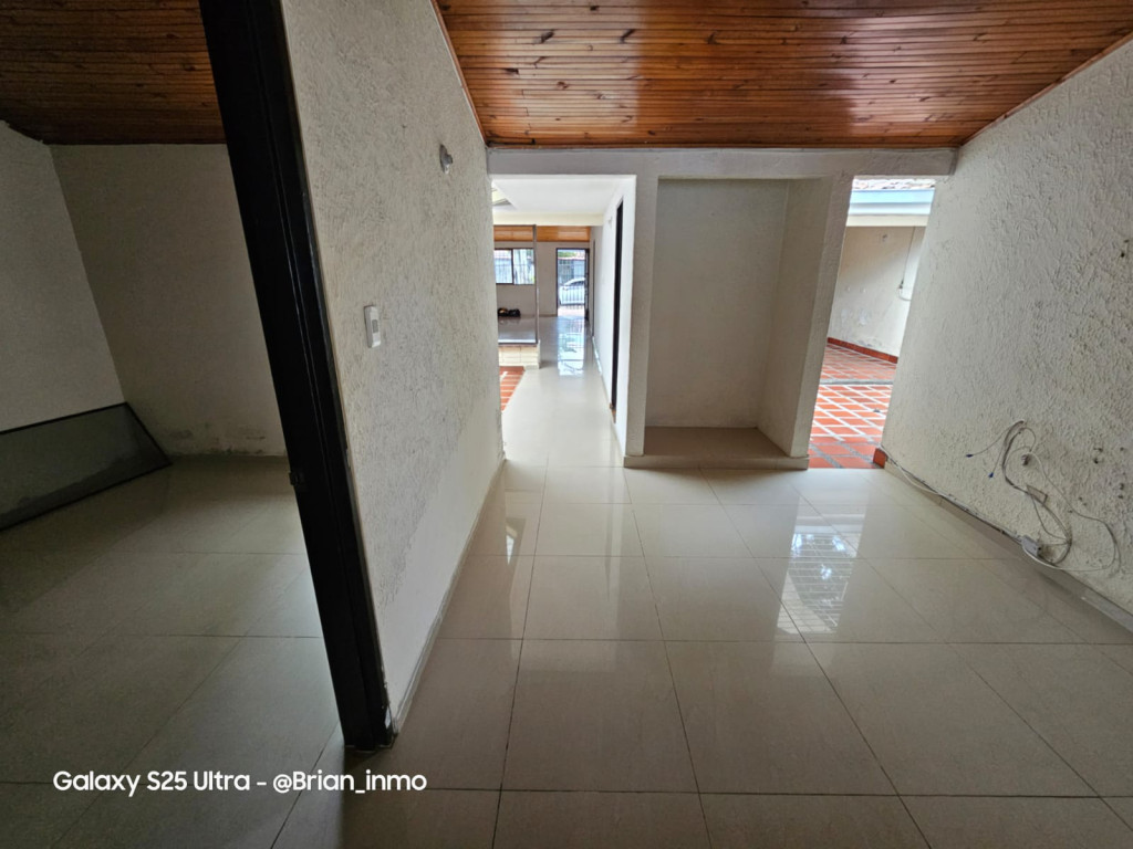 Casa En Arriendo - El Limonar, Cali