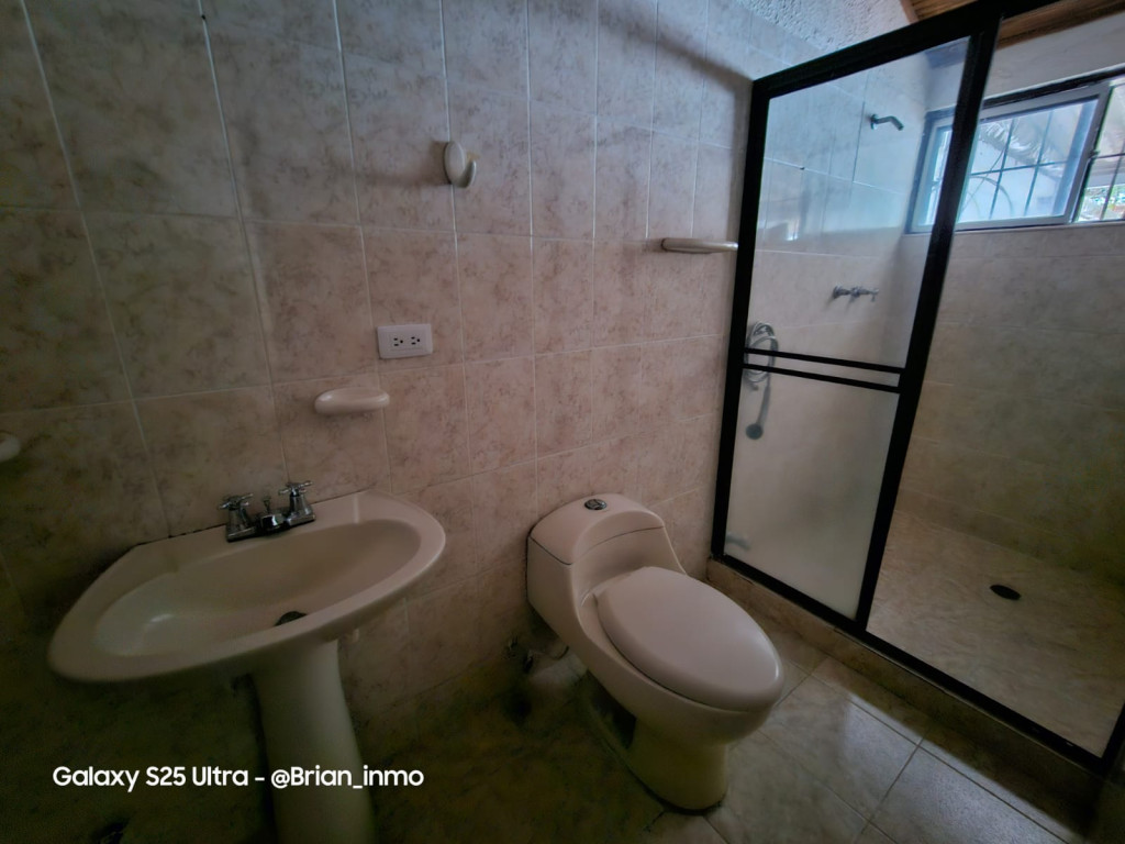 Casa En Arriendo - El Limonar, Cali