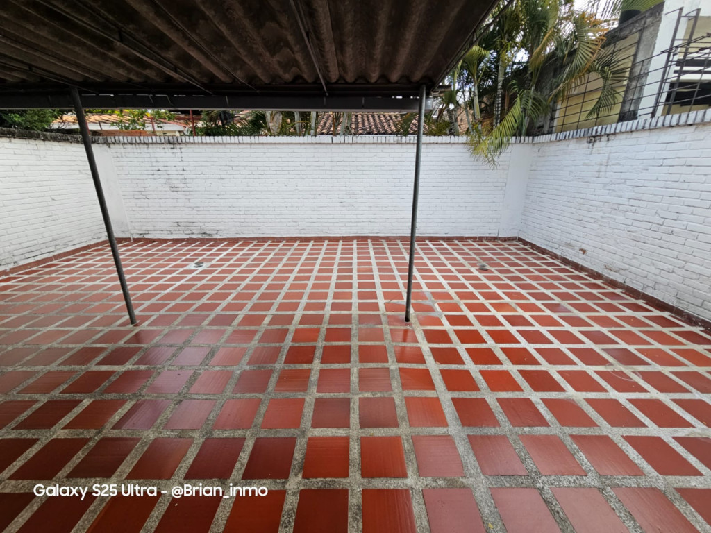 Casa En Arriendo - El Limonar, Cali