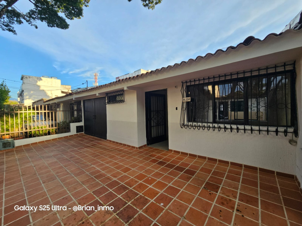 Casa En Arriendo - El Limonar, Cali