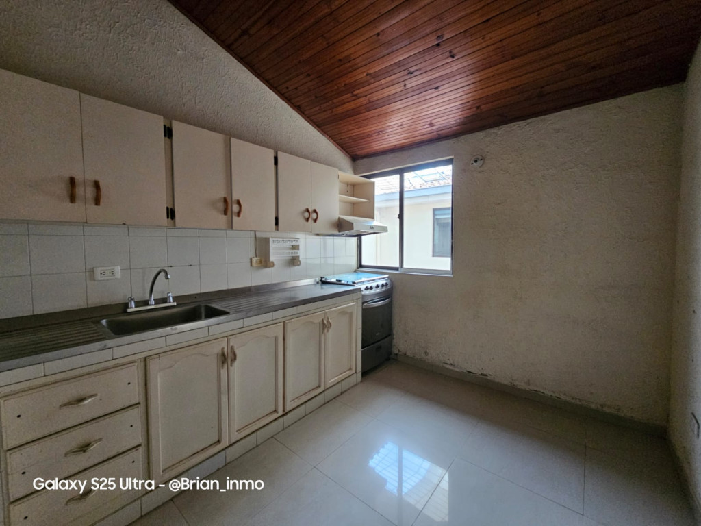 Casa En Arriendo - El Limonar, Cali