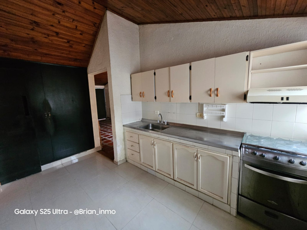 Casa En Arriendo - El Limonar, Cali