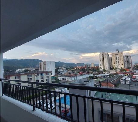 Apartamento En Arriendo - Prados Del Norte, Cali
