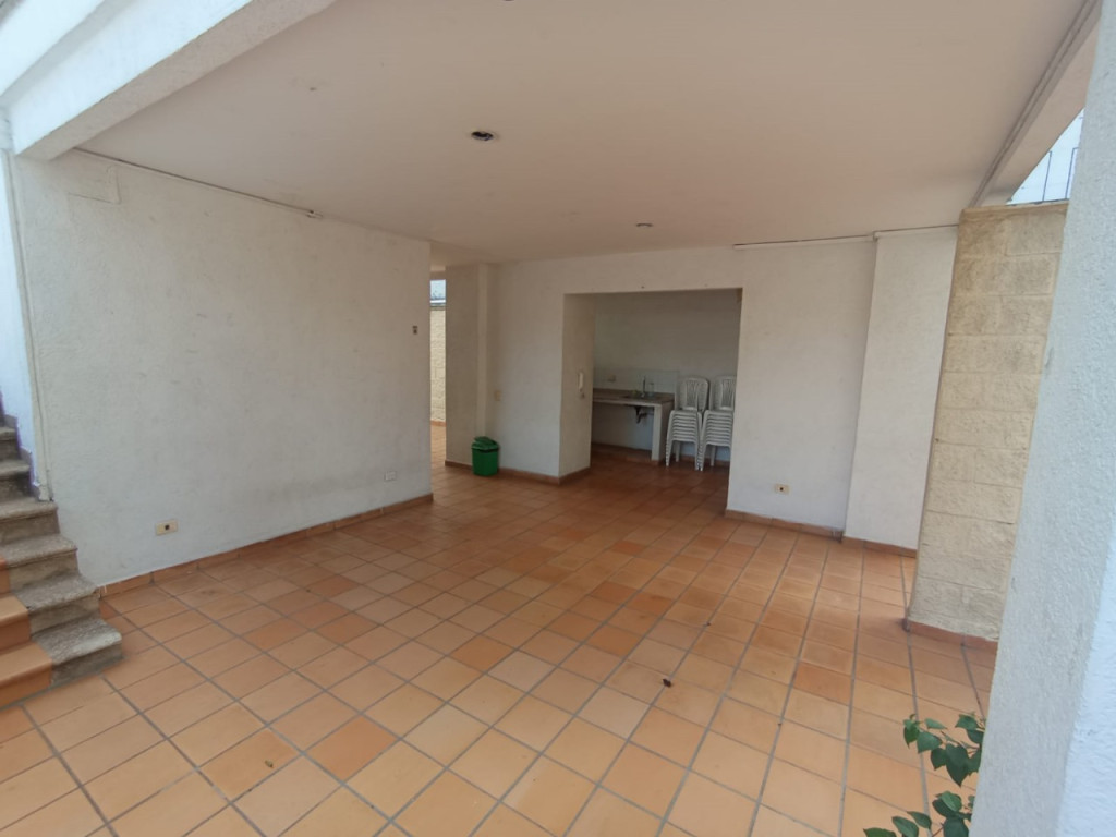 Apartamento En Arriendo - Urbanización La Flora, Cali