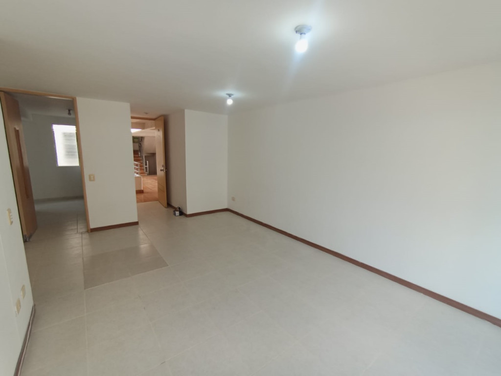 Apartamento En Arriendo - Urbanización La Flora, Cali