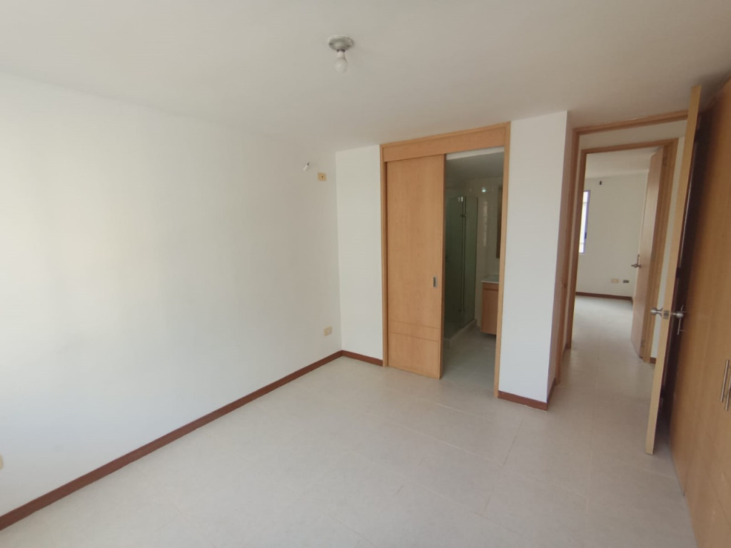 Apartamento En Arriendo - Urbanización La Flora, Cali