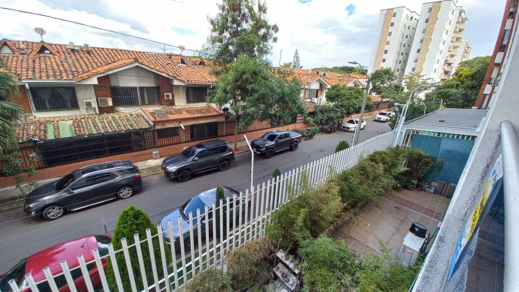Apartamento En Venta - Urbanización La Flora, Cali