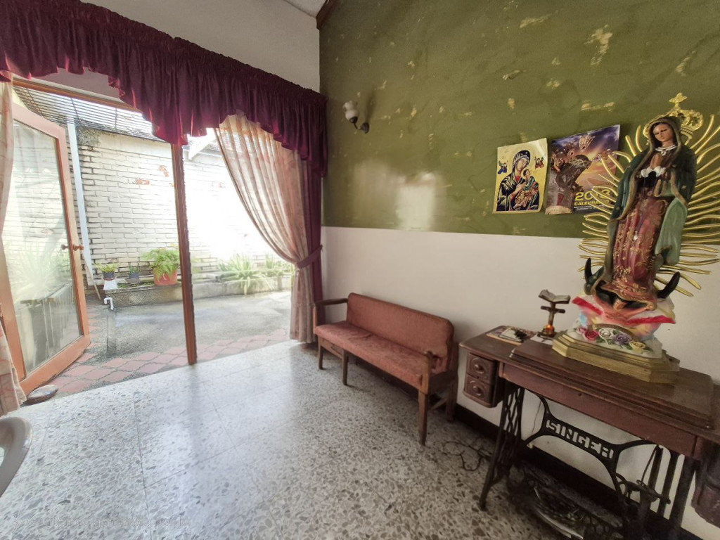 Casa En Venta - Urbanización La Flora, Cali