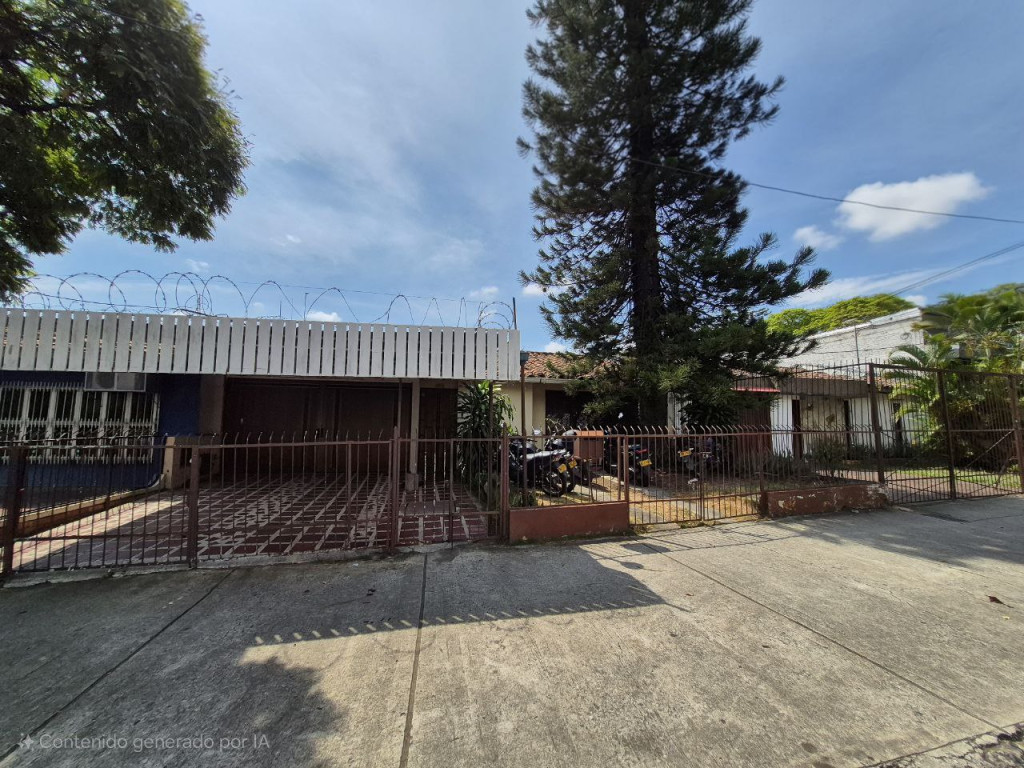 Casa En Venta - Urbanización La Flora, Cali