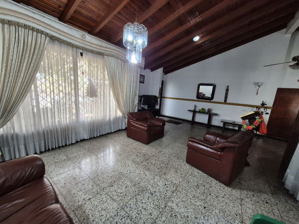 Casa En Venta - Urbanización La Flora, Cali