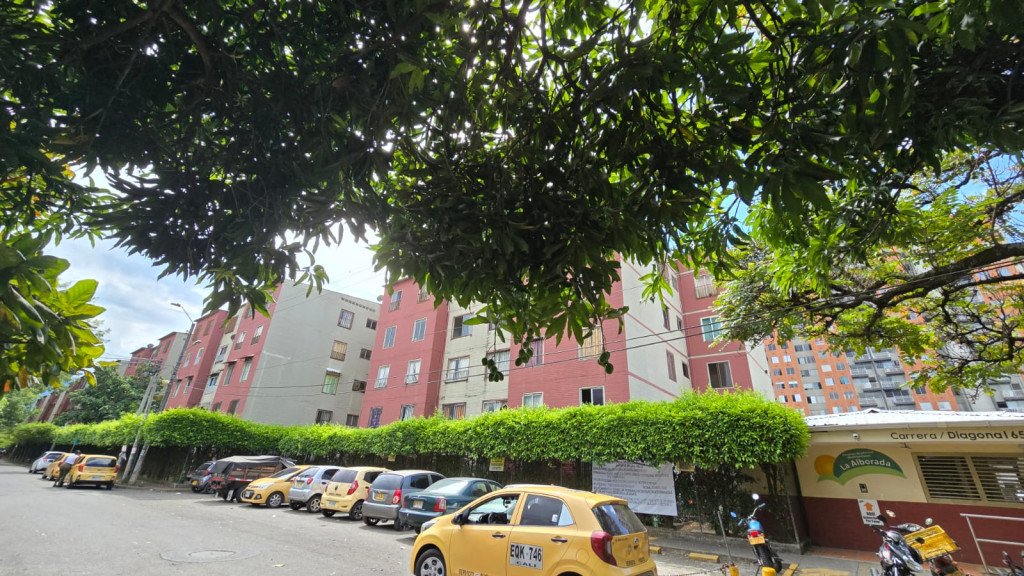 Apartamento En Arriendo - Ciudad 2000, Cali