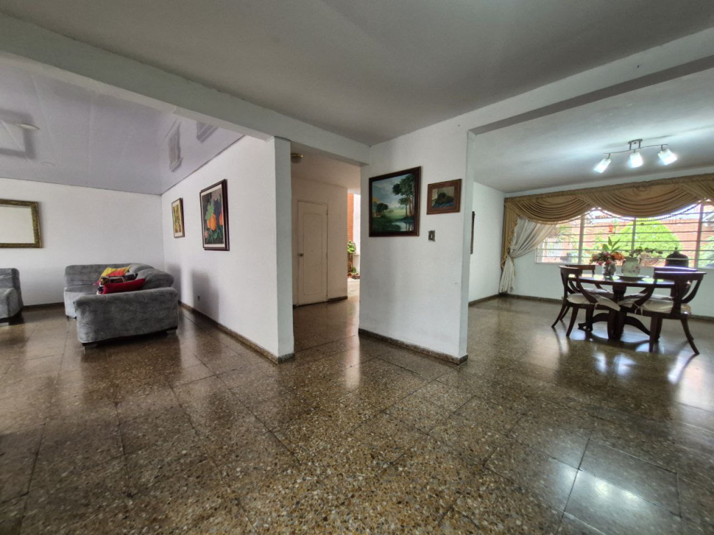 Casa En Venta - Urbanización La Flora, Cali