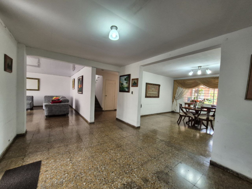 Casa En Venta - Urbanización La Flora, Cali