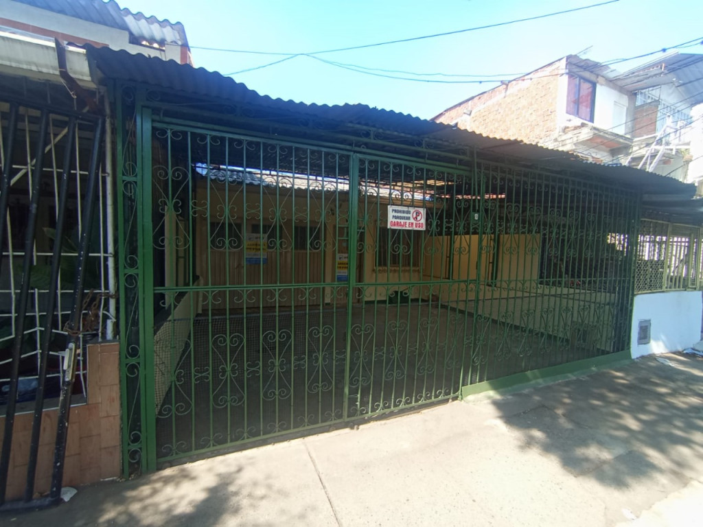Casa En Arriendo - La Primavera, Cali