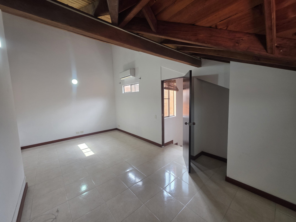 Casa En Arriendo - Prados Del Limonar, Cali