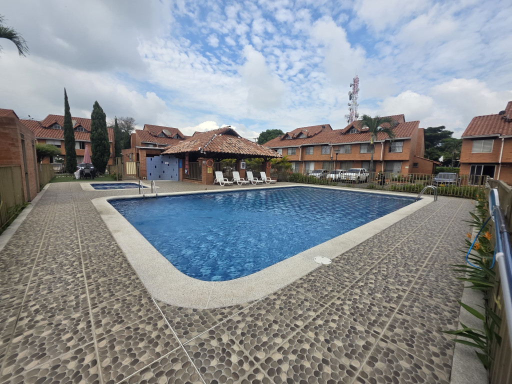 Casa En Arriendo - Prados Del Limonar, Cali