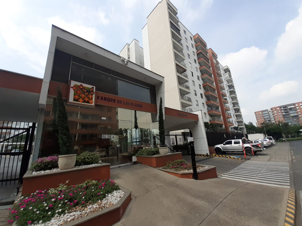 Apartamento En Arriendo - Urbanización La Flora, Cali