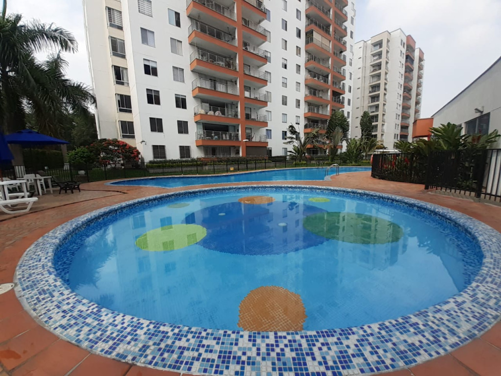 Apartamento En Arriendo - Urbanización La Flora, Cali