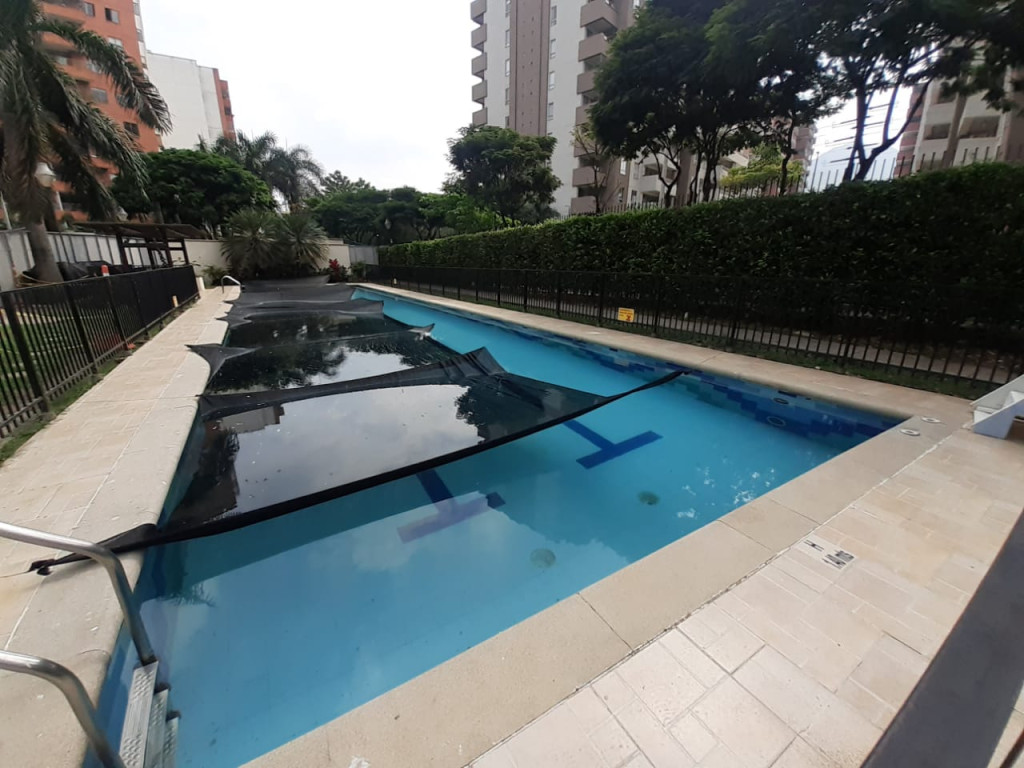 Apartamento En Arriendo - Urbanización La Flora, Cali
