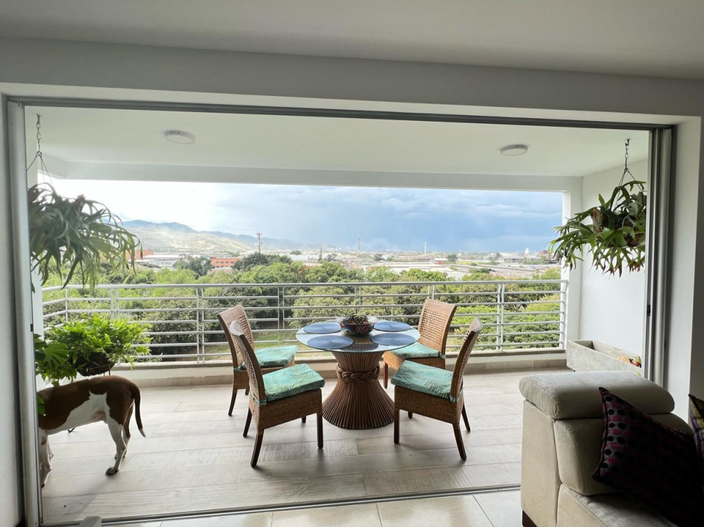 Apartamento En Arriendo - Urbanización La Flora, Cali