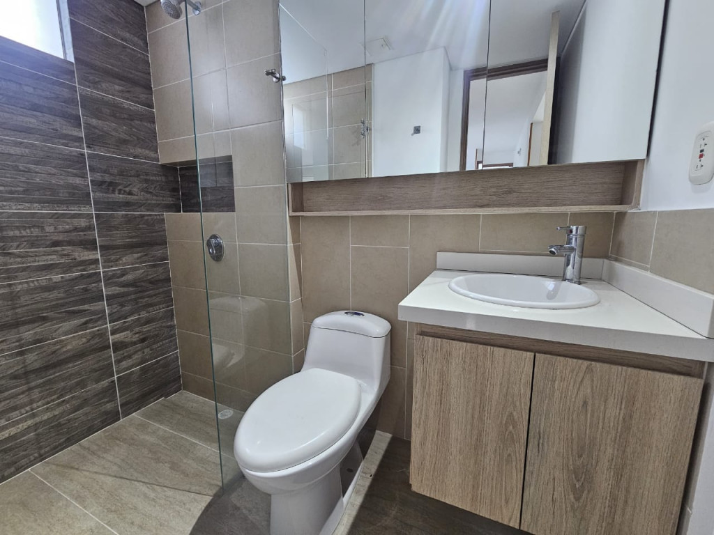 Apartamento En Arriendo - Urbanización La Flora, Cali