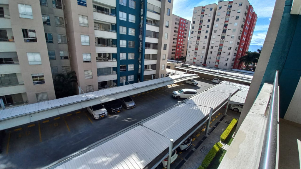 Apartamento En Arriendo - Urbanización La Flora, Cali