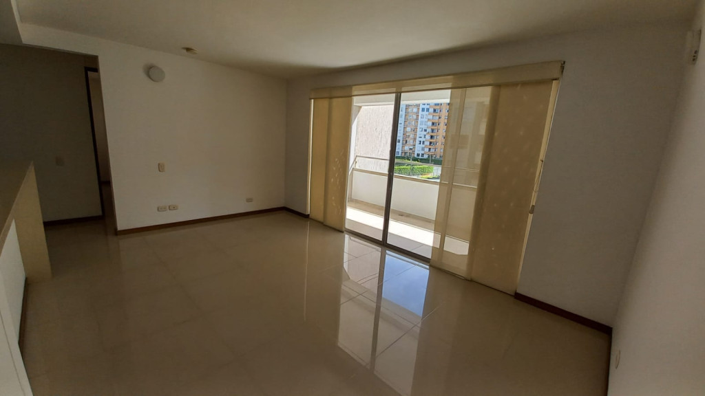 Apartamento En Arriendo - Urbanización La Flora, Cali