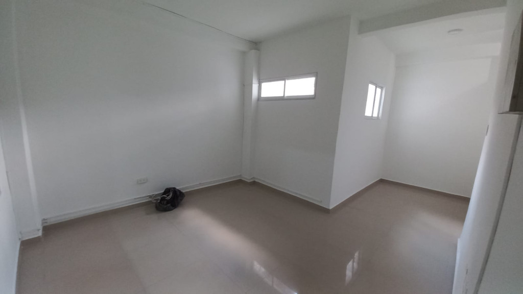 Local En Arriendo - Champagñat, Cali