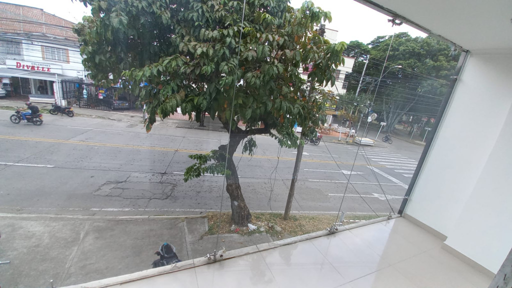 Local En Arriendo - Champagñat, Cali