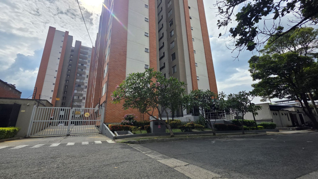 Apartamento En Arriendo - El Limonar, Cali