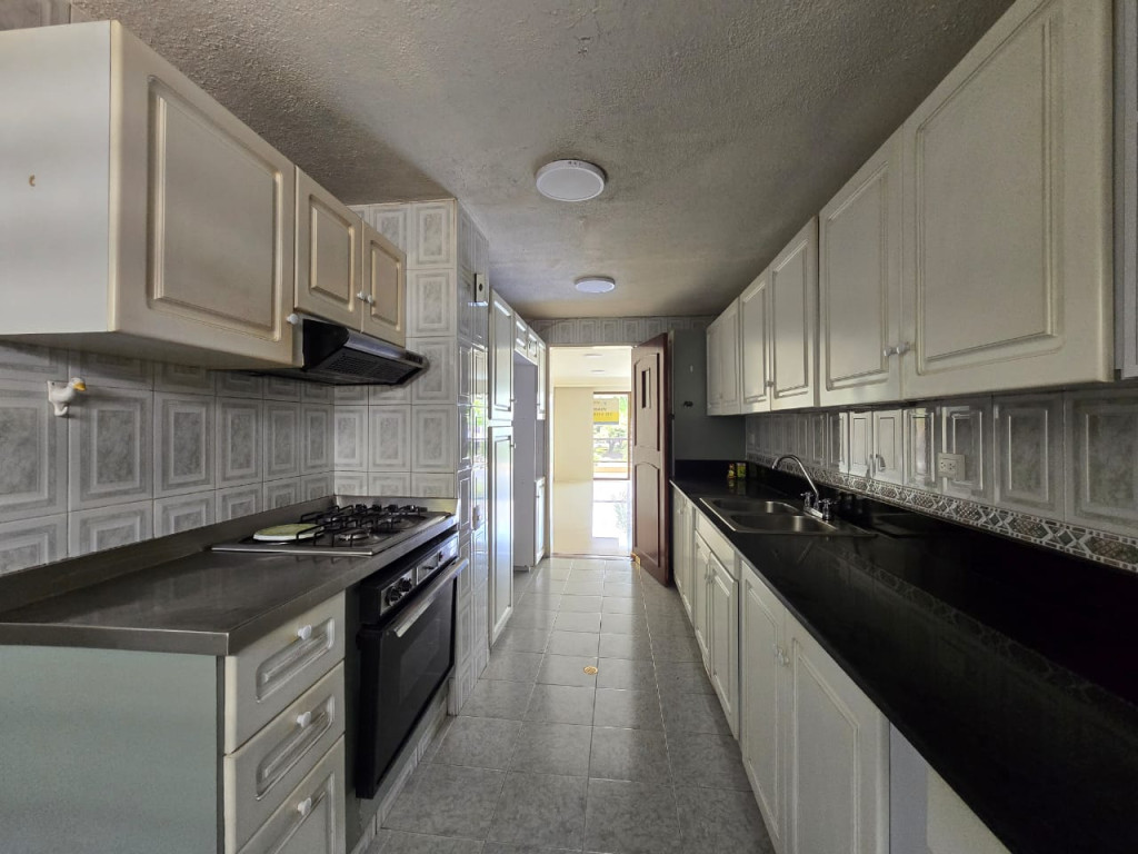 Apartamento En Arriendo - Urbanización La Flora, Cali