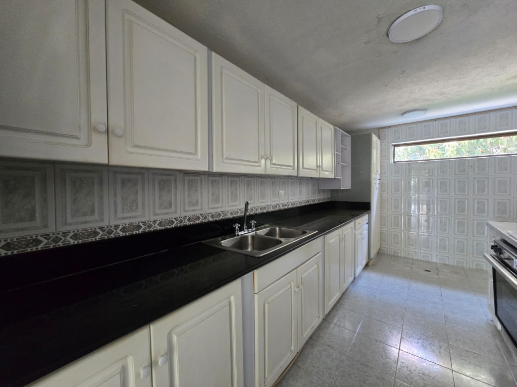 Apartamento En Arriendo - Urbanización La Flora, Cali