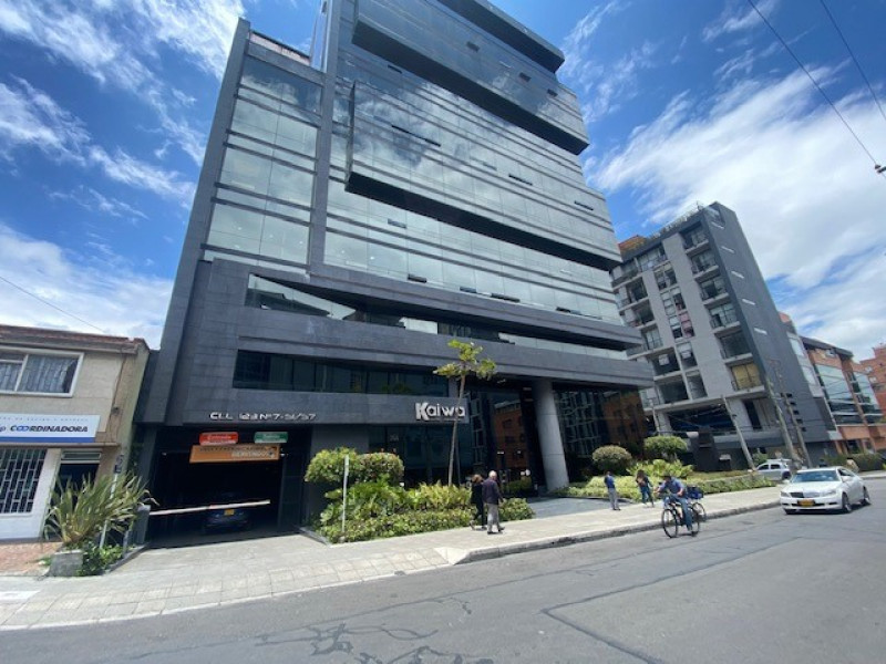 Oficina En Arriendo - Santa Barbara Oriental, Bogotá