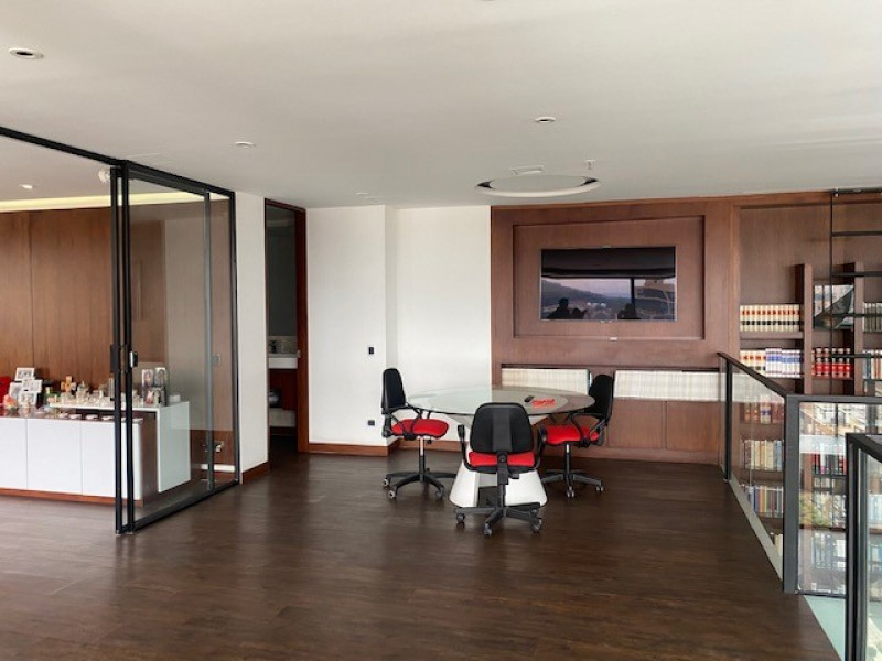 Oficina En Arriendo - Santa Barbara Oriental, Bogotá