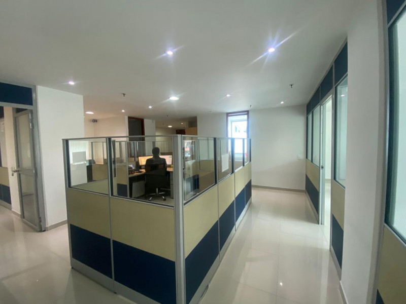 Oficina En Venta - Santa Barbara Oriental, Bogotá