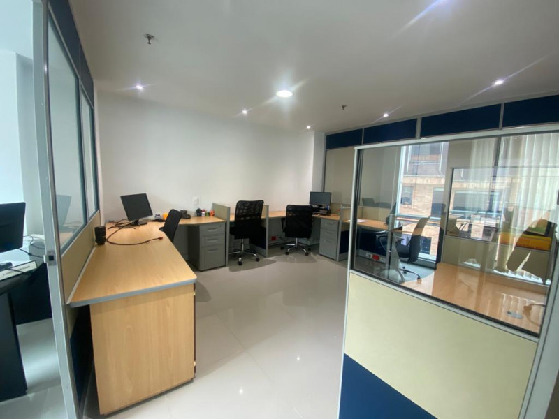 Oficina En Venta - Santa Barbara Oriental, Bogotá