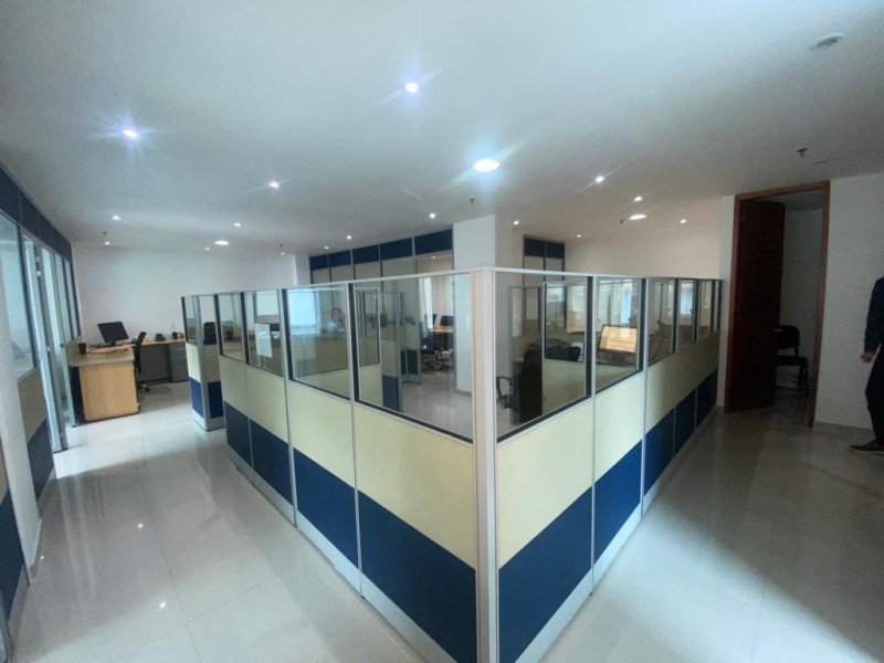 Oficina En Venta - Santa Barbara Oriental, Bogotá