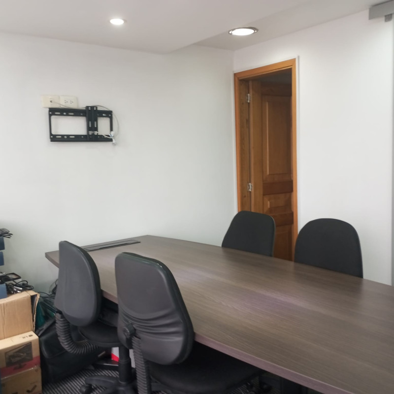 Oficina En Venta - Santa Barbara, Bogotá