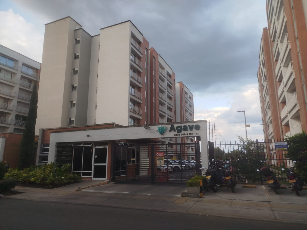 APARTAMENTO Calle 60b # 108-41 APTO TORRE B 504 CR AGAVE, Kachipay, Cali