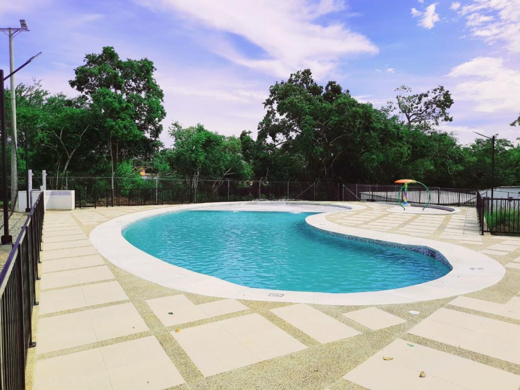 Lote En Venta - Club Residencial El Tesoro, Alvarado