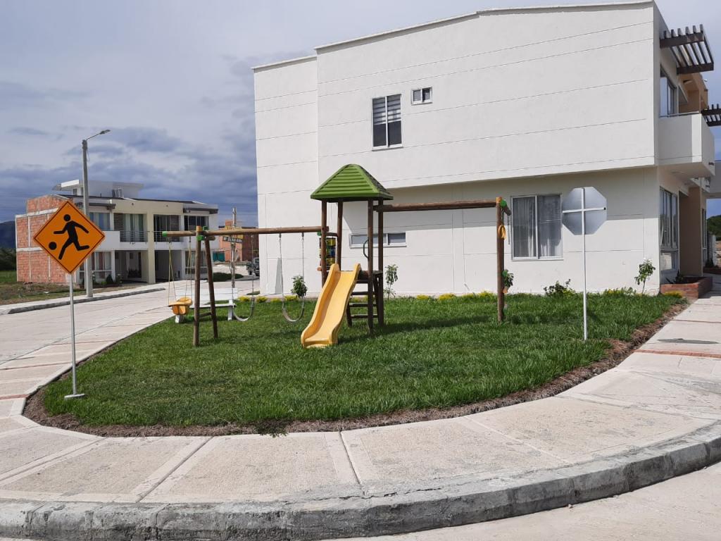 Lote En Venta - Club Residencial El Tesoro, Alvarado