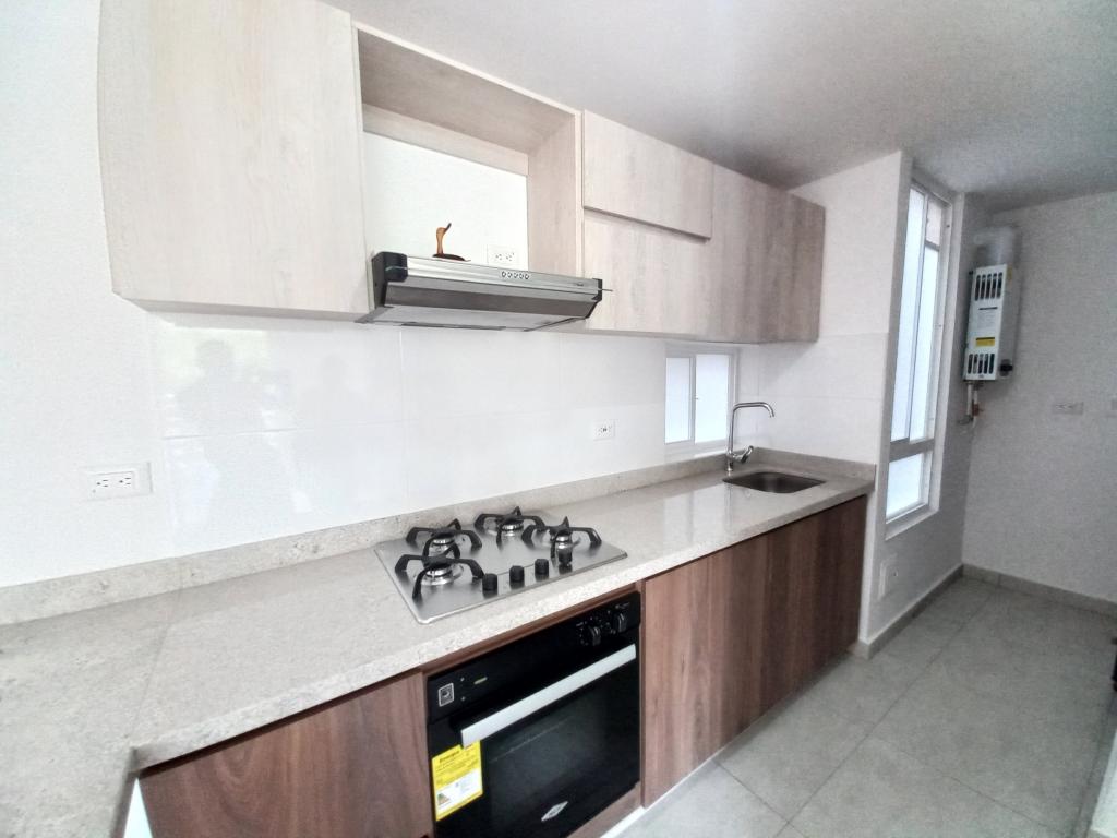 Apartamento En Venta - C.r Bosque De San Ángel Piso 8, Ibagué